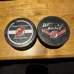 New Jersey Devils Official Game Puck & SGA (Stadium Giveaway) Prudential Center Hockey Puck