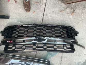 2022 Refresh (often called 2022.5) through approximately 2024 Chevrolet Silverado 1500 Z71 grille design
