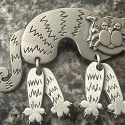 Vintage 1986 Signed JJ Jonetten Cat with Dangling Feet Pewter Animal Brooch Pin