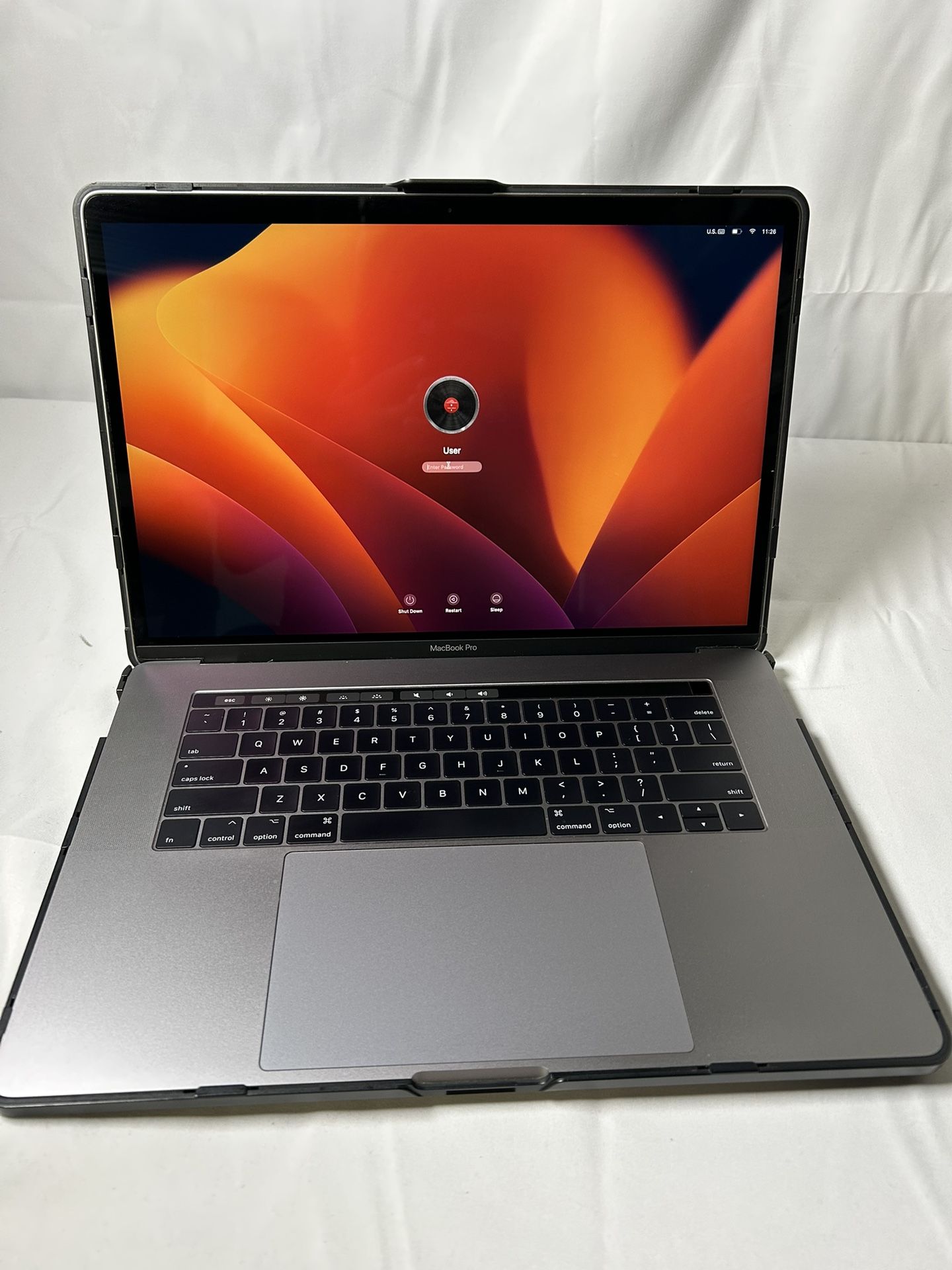 Selling a high-performance 15-inch MacBook Pro with a gorgeous 2880x1800 Retina Display – perfect for creative work, school, or everyday use.  Specs: 