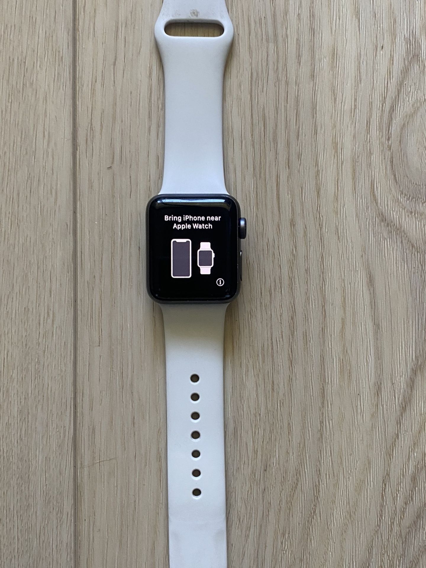 Apple Watch Series 3 - Nike Edition - Aluminum - 38mm Cellular and GPS
