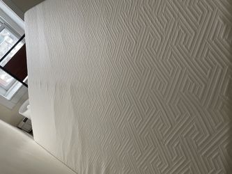 Queen mattress + bed frame