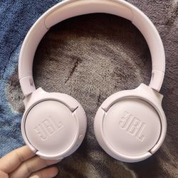 jbl pink headphones-brand new