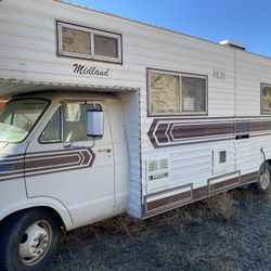 ‘76 Dually Dodge Midland RV 