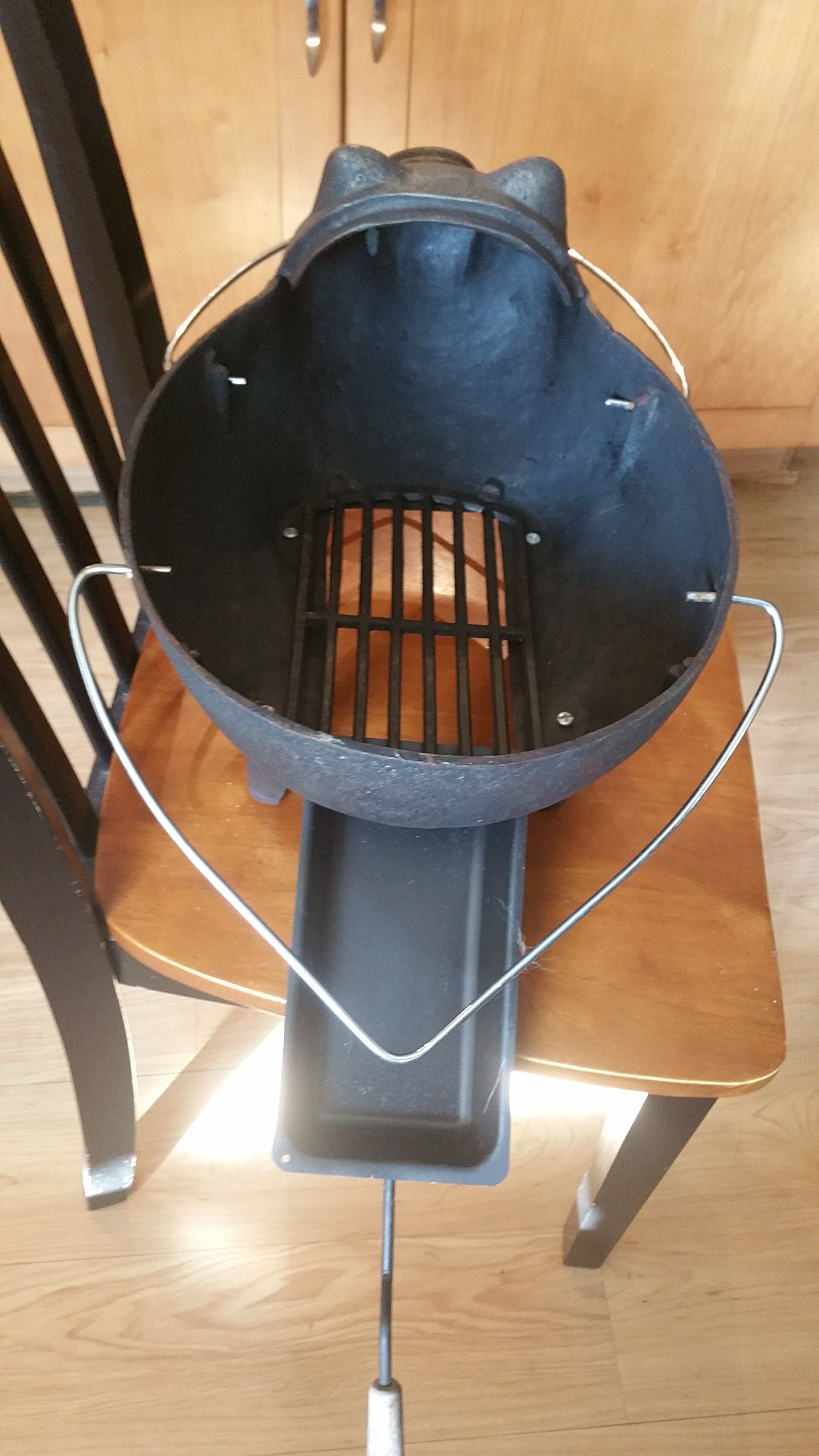 Cast iron pig hibachi grill for Sale in Brownstown Charter Township, MI