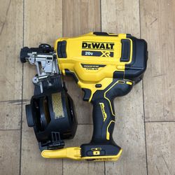 Dewalt 20v XR Roofing Nailer TOOL ONLY