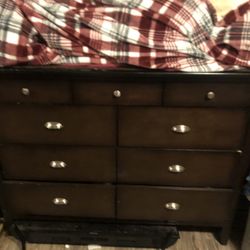 Free free!!! 9 Drawer Dresser
