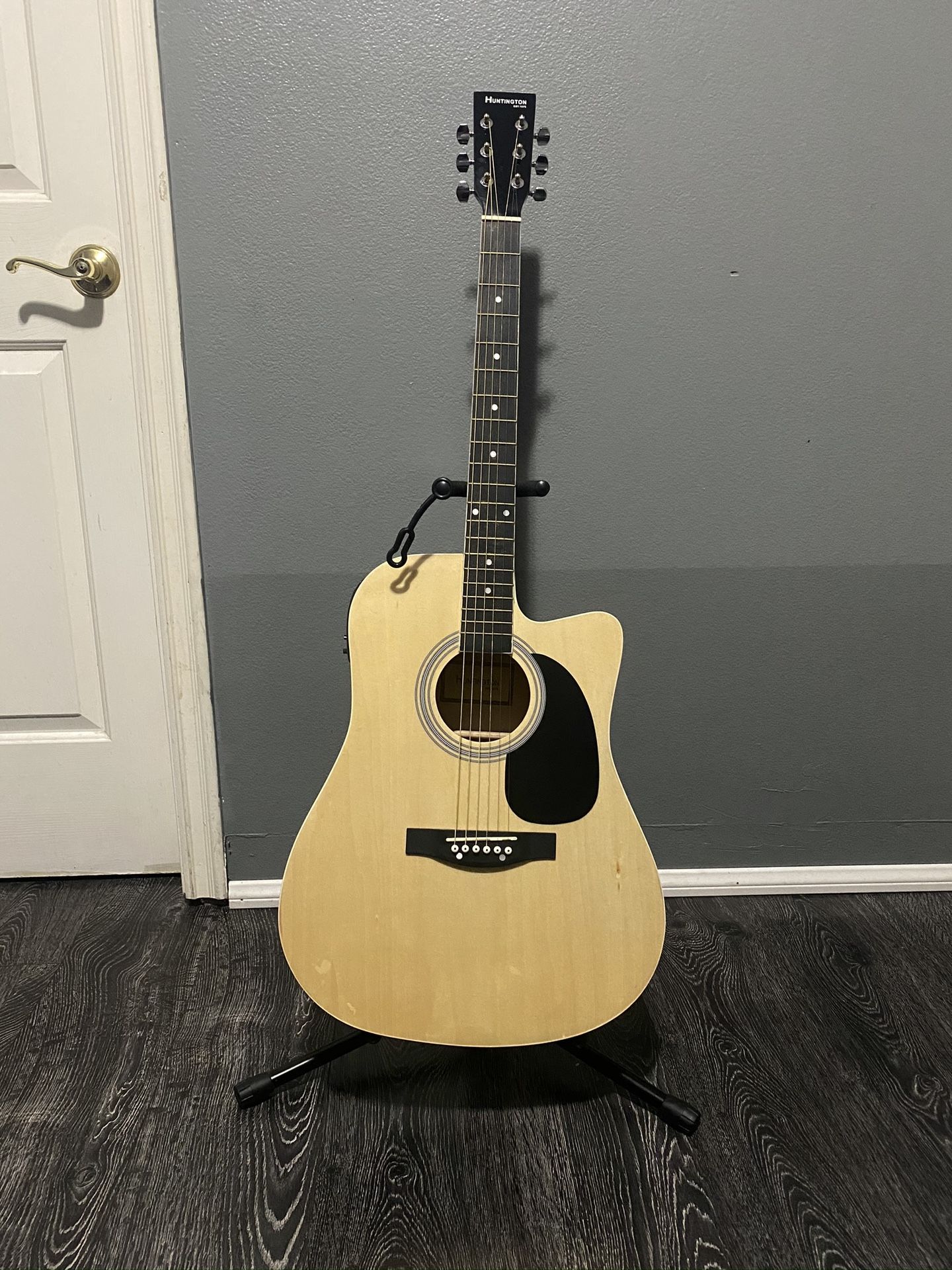 natural huntington electric acoustic guitar