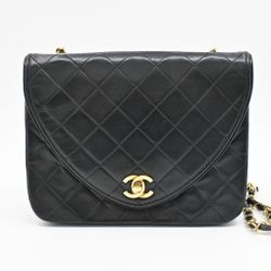  𝐂𝐇𝐀𝐍𝐄𝐋   Single Round Flap Matelasse Chain Shoulder Bag