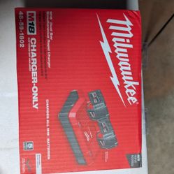 Milwaukee Dual Bay Rapid Charger 