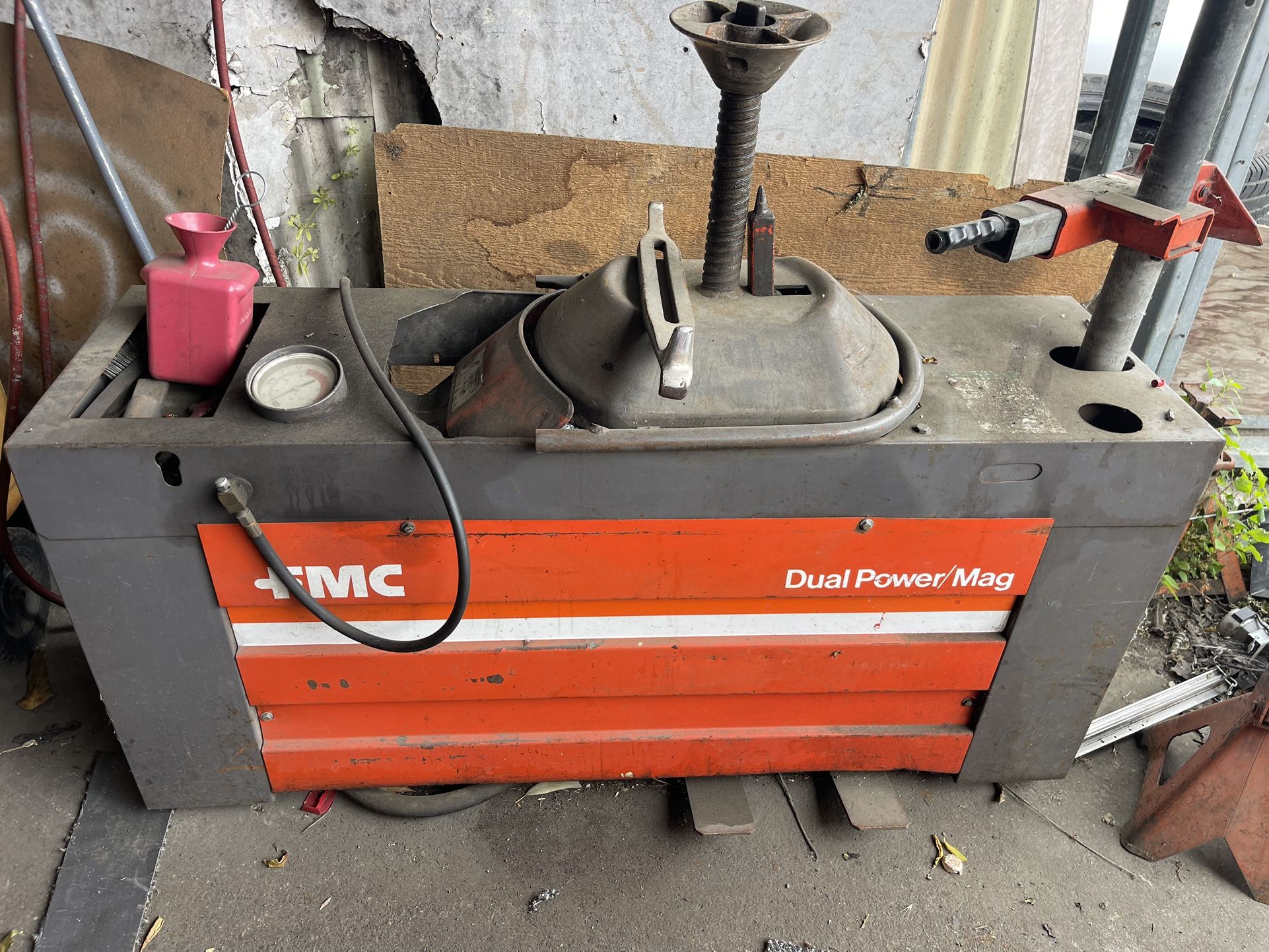 FMC Tire Machine