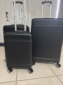 Luggage set
