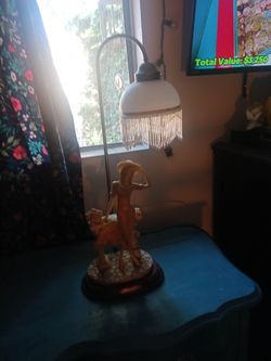 Beautiful Art Deco vintage lamp no chips no cracks works perfect