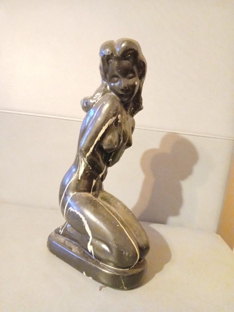 Little Statuette