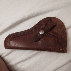 EIG Cutlery Holster Germany BW-MP4 Right Hand Leather

Rum River Outpost (4149)
99.6% positive feedback

$20 bucks pick up only 865 Ellsworth avenue r