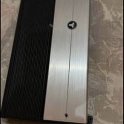 JL AUDIO 5 CHANNELS AMP XD1000/5V2