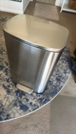Trash can