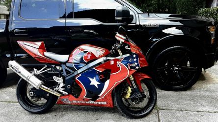 2004 GSXR 750 CUSTOM PAINTED TEXANS BIKE
