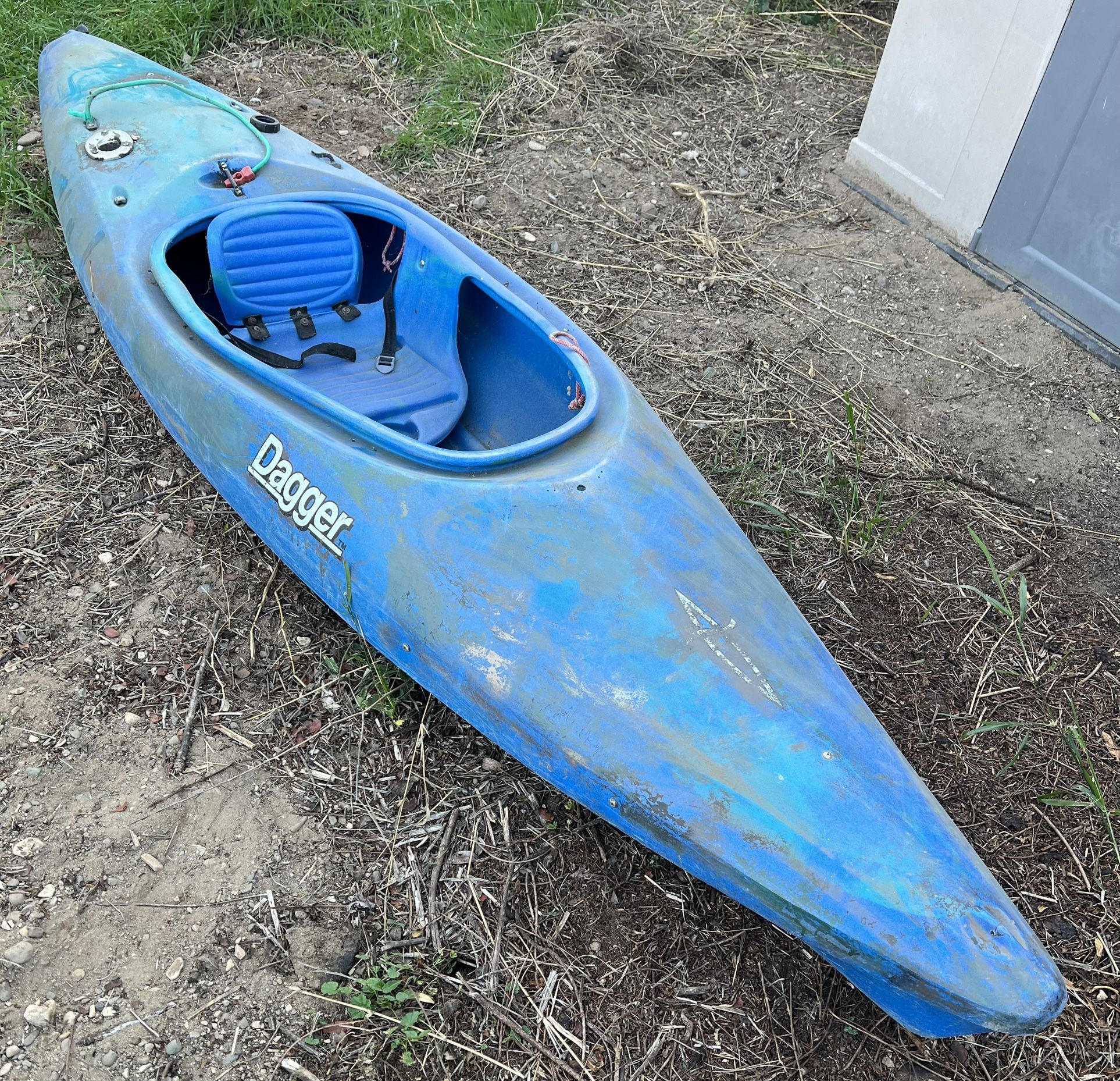 Dagger zydeco 9'2" white water kayak