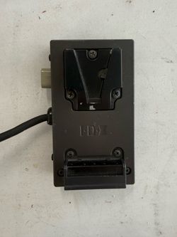 V Mount to 4 Pin power supply