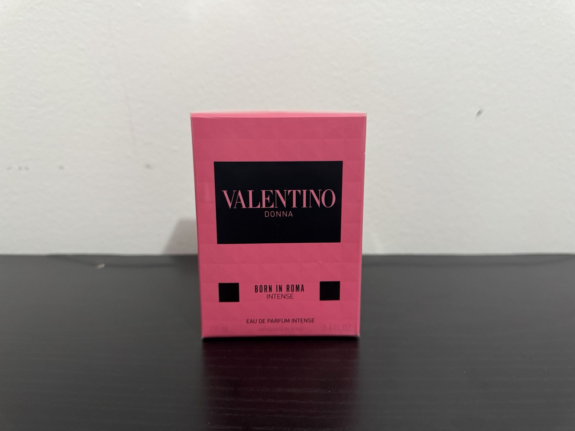 Valentino Donna born in Roma intense-3.4fl oz (100ml)