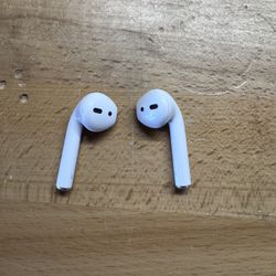 Apple AirPods (1st Gen)