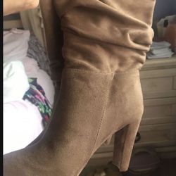 NEW Sz 7 And 7.5 Black And Camel Color Boots SALE $35 Pair 🍀