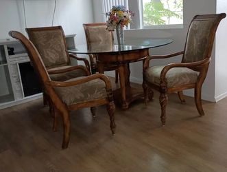 Dining Room Table With Chairs