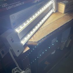 24 in. 19-Watt White LED 3 Adjustable Spectrum Linkable Plant Grow Light Fixture White Adjustable Light $25 each, luz para el crecimiento de plantas