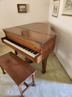 Baby Grand Piano Great Condition