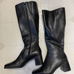 Black Leather Stylish Boots Size 8