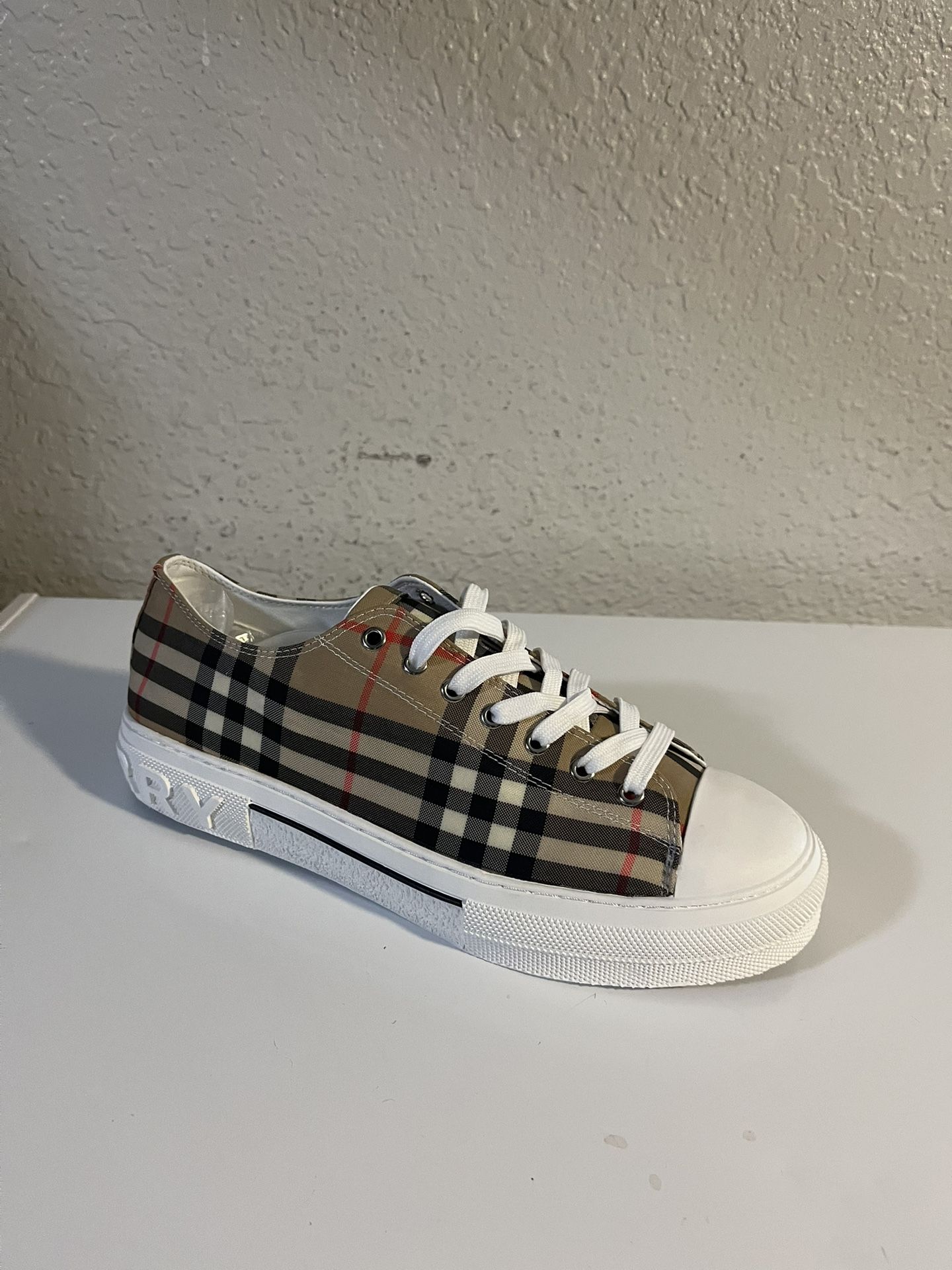 Burberry sneakers