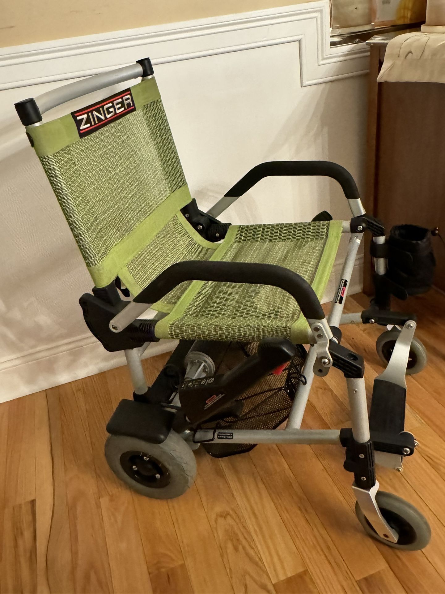 ZINGER LIGHTWEIGHT FOLDING POWER WHEELCHAIR for Sale in Northford, CT