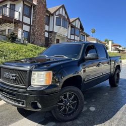 2008 GMC Sierra DENALI 