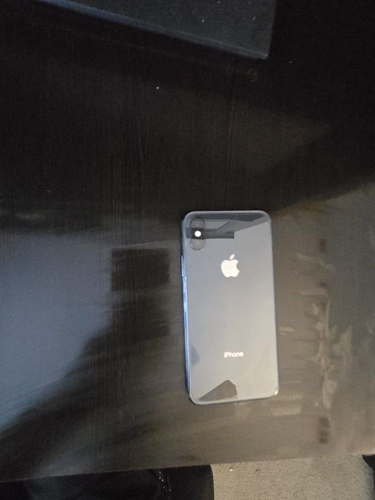 iPhone Xs Unlocked 64 GB