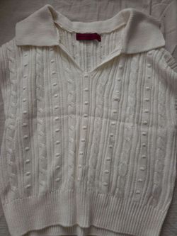 L White vest