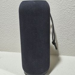 Onn. Medium Rugged Wireless Bluetooth Speaker, Black

