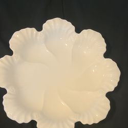 White Ceramic Leaf-Shaped Serving Platter