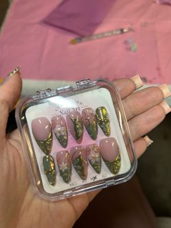 Gel X Press On’s