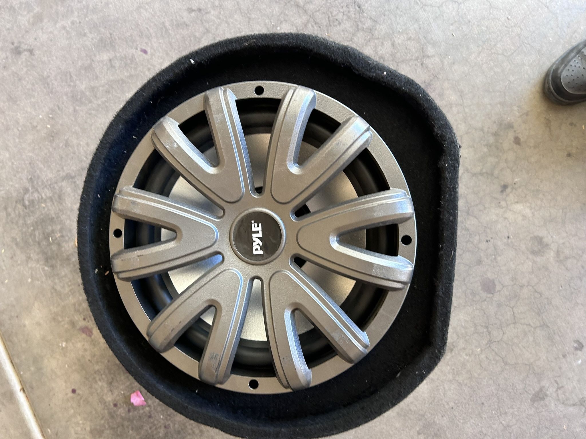 12” Subwoofer And 1100 Watt Boss Amp