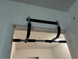 Pull up bar