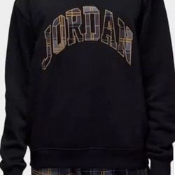 NIKE JORDAN ESSENTIALS HOLIDAY LIMITED EDITION MEN'S SWEATSHIRT SIZE LARGE BLACKBIG JORDAN FRONT LOGO BRAND NEW WITH TAGS CHECK OUT MY OFFERS.