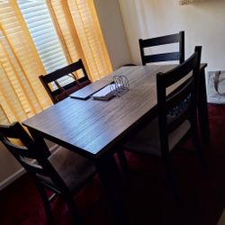 4 seat Dining table