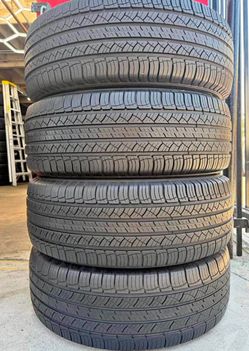 🚀 235 65 18 Michelin tires Con 80% de Vida Las 4