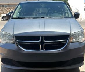 2015 Dodge Grand Caravan SE.