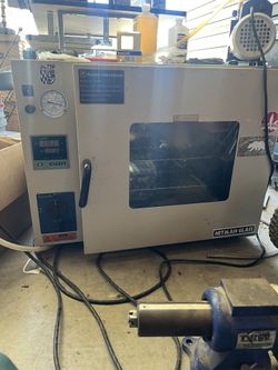 Vacuum Oven 