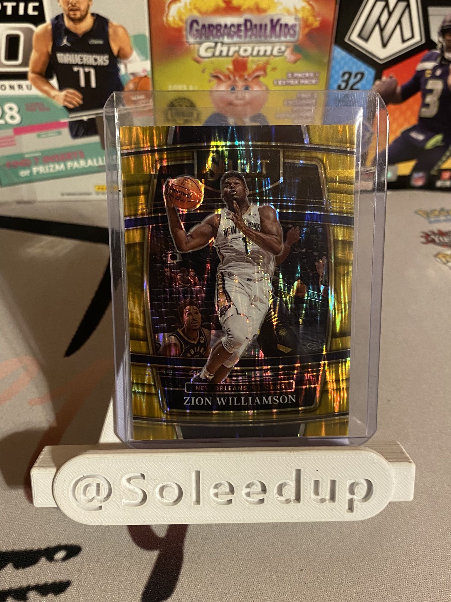 2021-22 Select Basketball #96 Zion Williamson /10 Gold Flash Prizm Concourse SSP