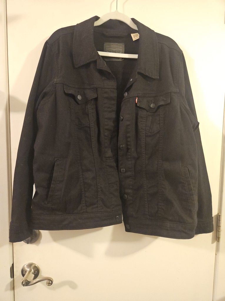 Woman's Levi Black Jacket Sz 2X