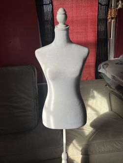 Pinable Mannequin 🪷