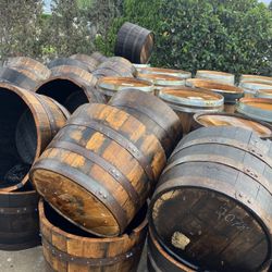High Quality Empty Whiskey Barrel Planters For Sale 